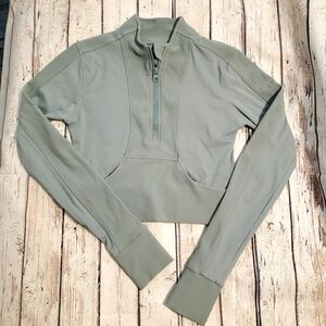 Sage green active athletic mock neck half zip crop top size extra small/small